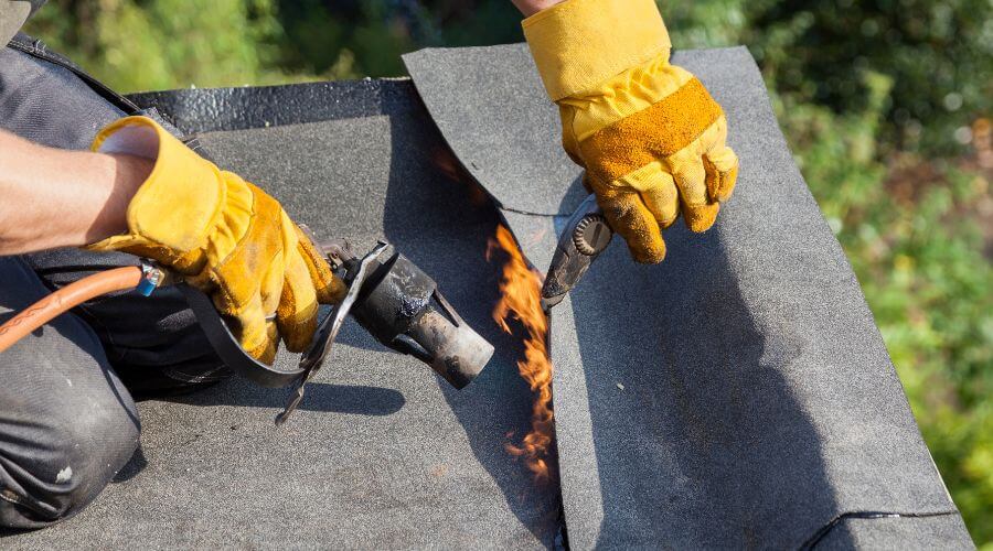 Expert Emergency Roof Repairs services in Hazel Park, MI